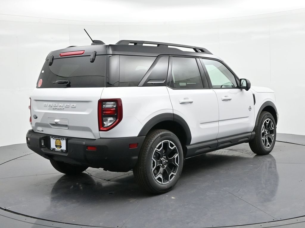 Ford Bronco Sport Vehicle Full-screen Gallery Image 6