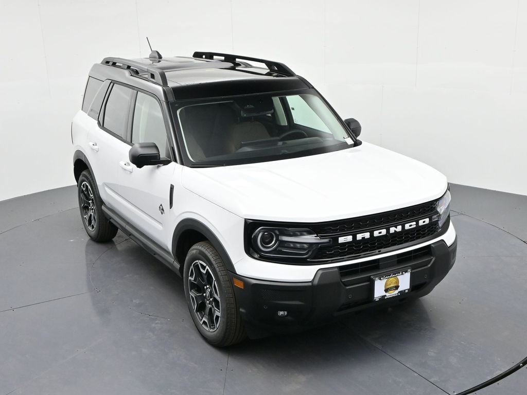 Ford Bronco Sport Vehicle Full-screen Gallery Image 18