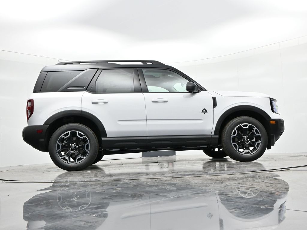 Ford Bronco Sport Vehicle Full-screen Gallery Image 25