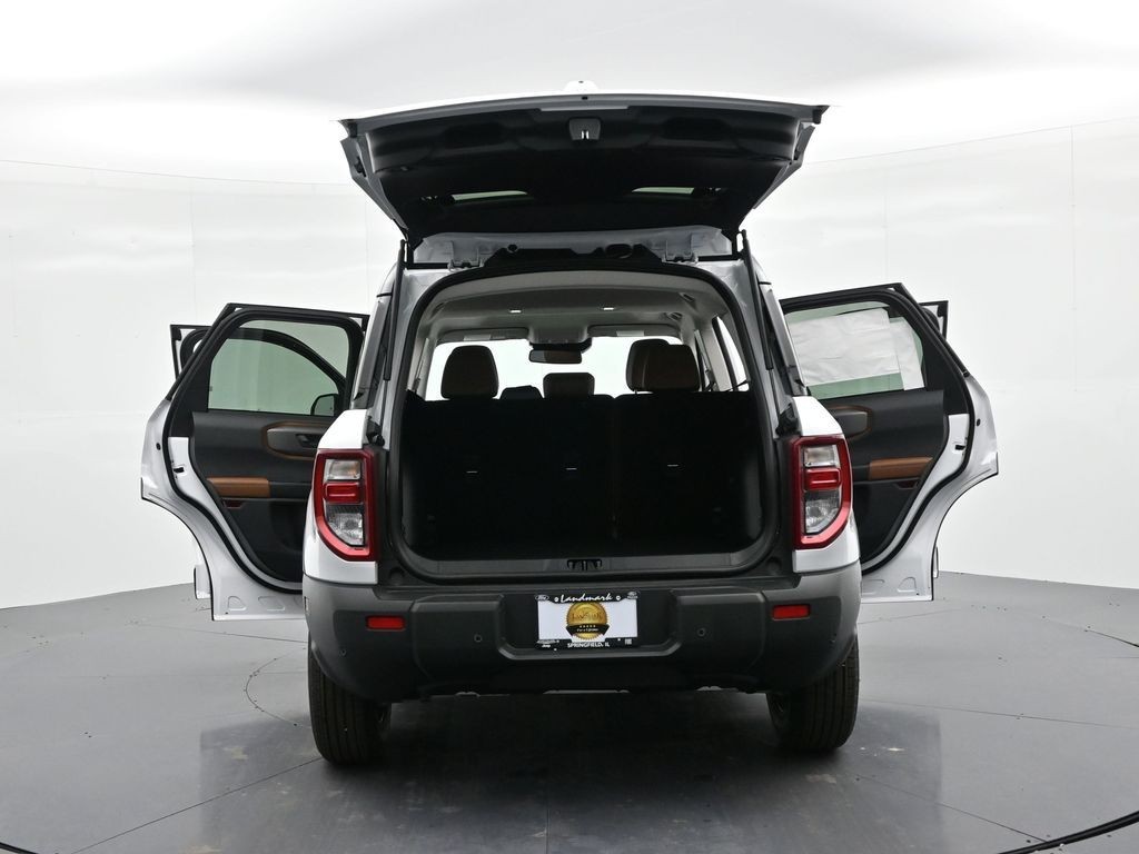 Ford Bronco Sport Vehicle Full-screen Gallery Image 29