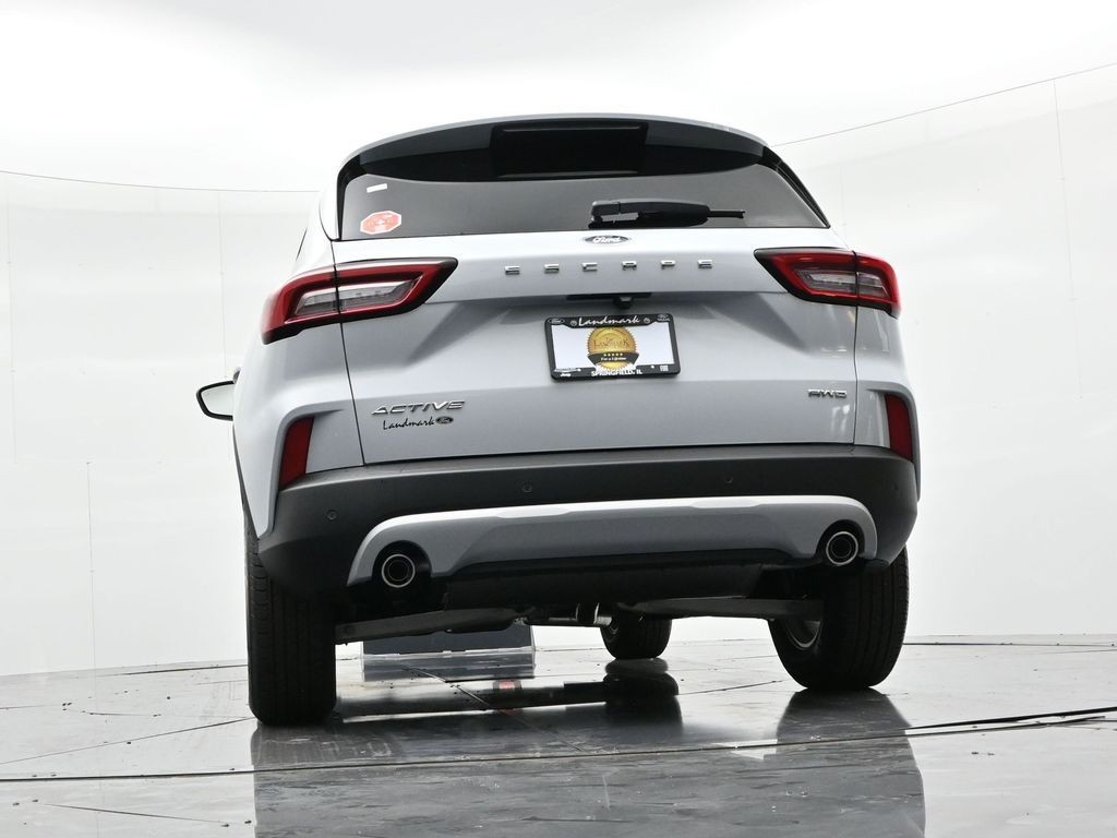 Ford Escape Vehicle Full-screen Gallery Image 23