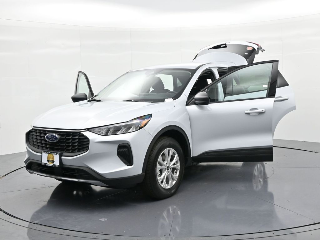 Ford Escape Vehicle Full-screen Gallery Image 28