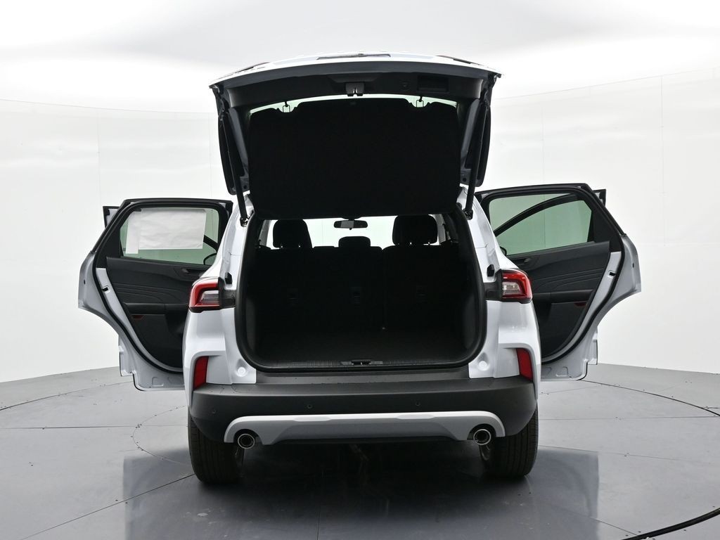 Ford Escape Vehicle Full-screen Gallery Image 29