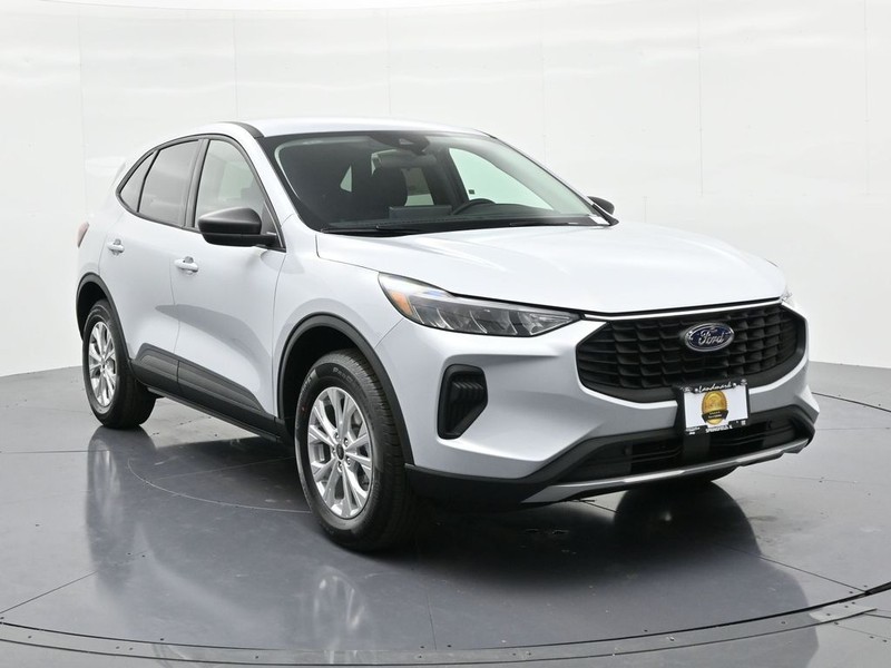 Ford Escape Vehicle Full-screen Gallery Image 4