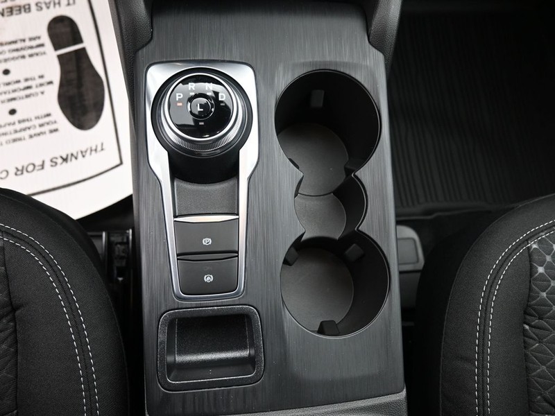 Ford Escape Vehicle Full-screen Gallery Image 13