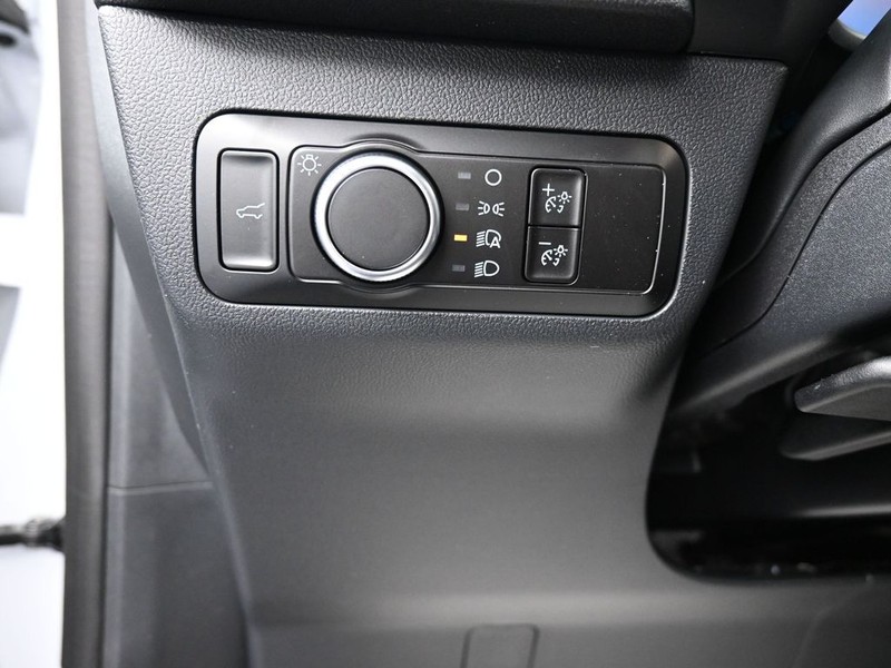 Ford Escape Vehicle Full-screen Gallery Image 15