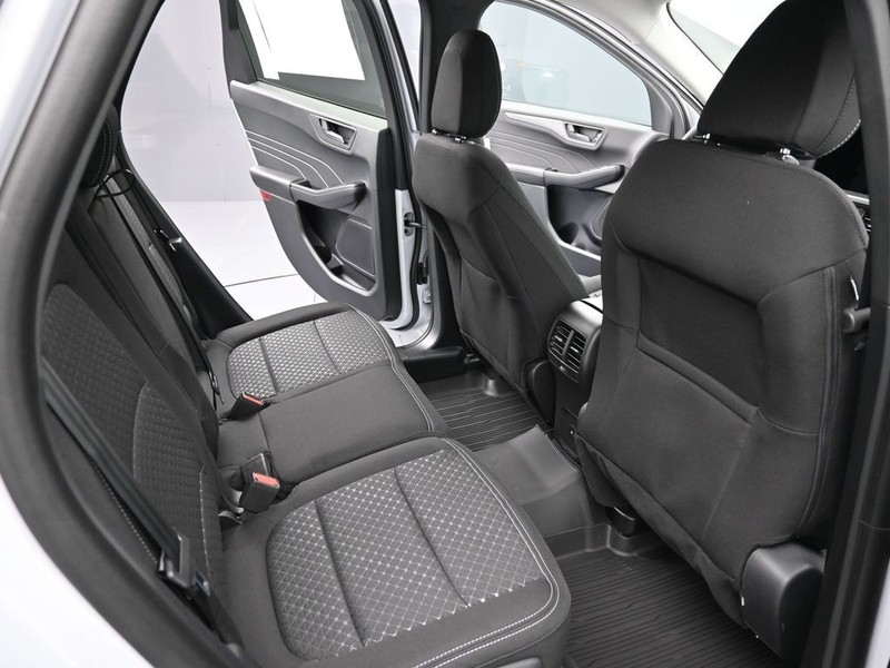 Ford Escape Vehicle Full-screen Gallery Image 17