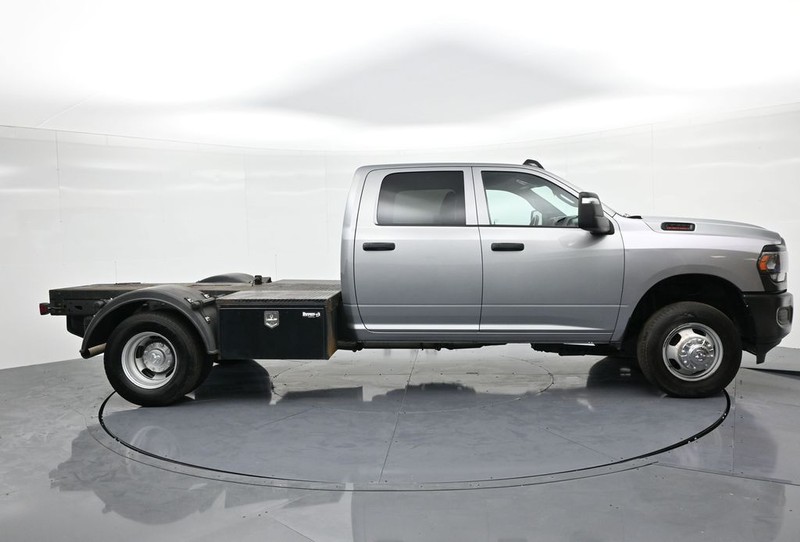 Ram 3500 Chassis Cab Vehicle Full-screen Gallery Image 5