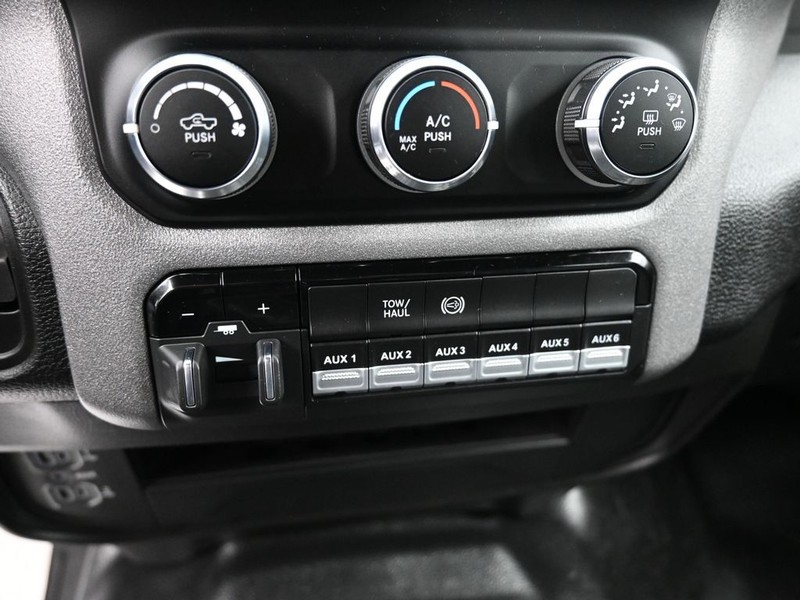 Ram 3500 Chassis Cab Vehicle Full-screen Gallery Image 12