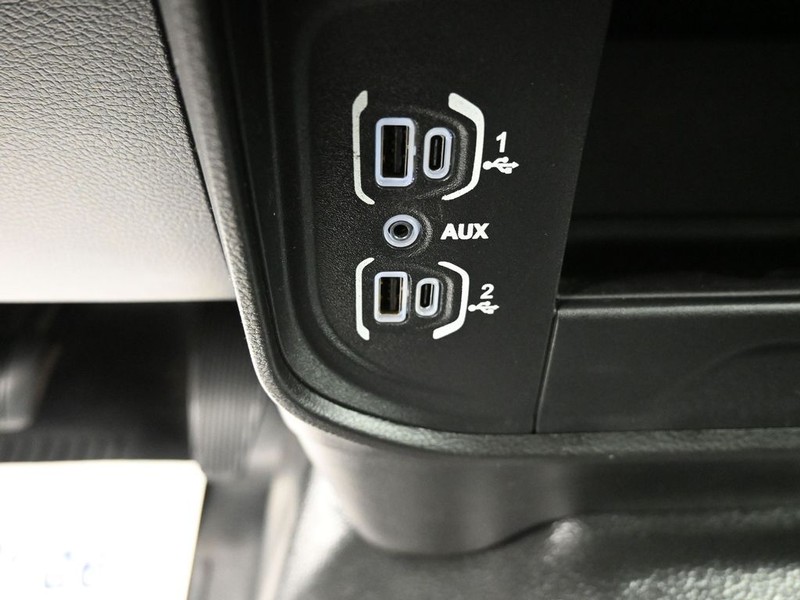 Ram 3500 Chassis Cab Vehicle Full-screen Gallery Image 13