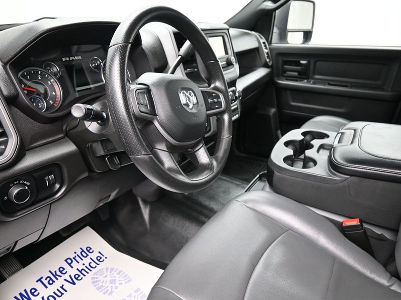 Ram 3500 Chassis Cab Vehicle Full-screen Gallery Image 15