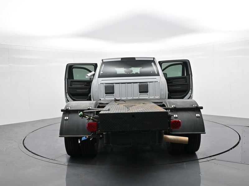Ram 3500 Chassis Cab Vehicle Full-screen Gallery Image 27