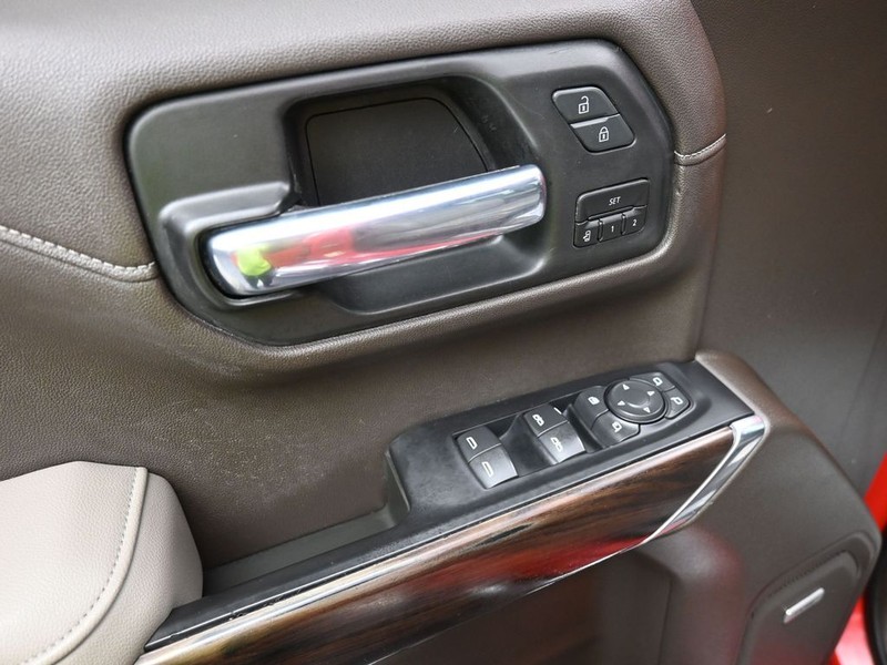 GMC Sierra 1500 Vehicle Full-screen Gallery Image 12