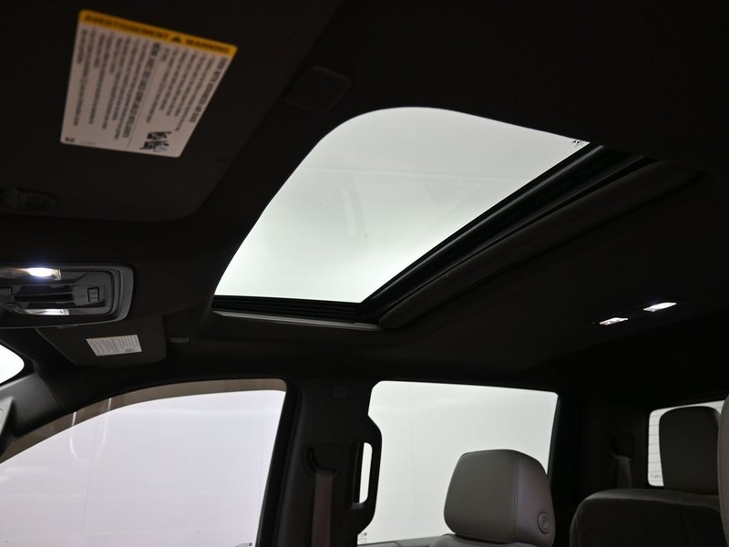 GMC Sierra 1500 Vehicle Full-screen Gallery Image 17