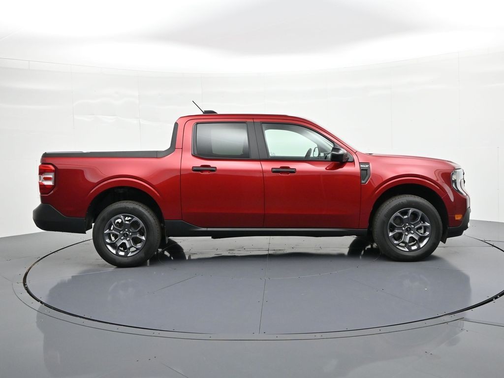 Ford Maverick Vehicle Full-screen Gallery Image 5