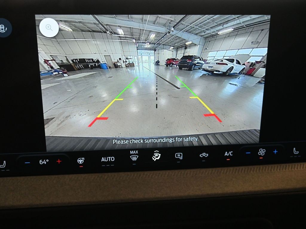 Ford Maverick Vehicle Full-screen Gallery Image 12