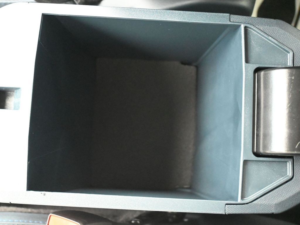 Ford Maverick Vehicle Full-screen Gallery Image 16