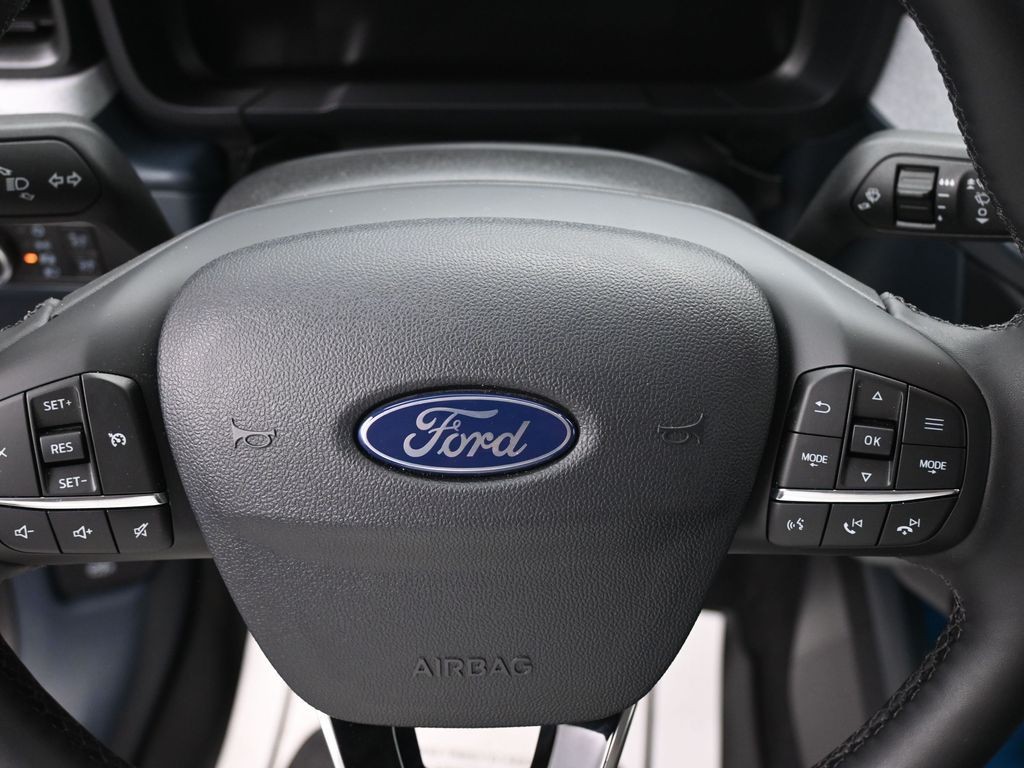 Ford Maverick Vehicle Full-screen Gallery Image 18