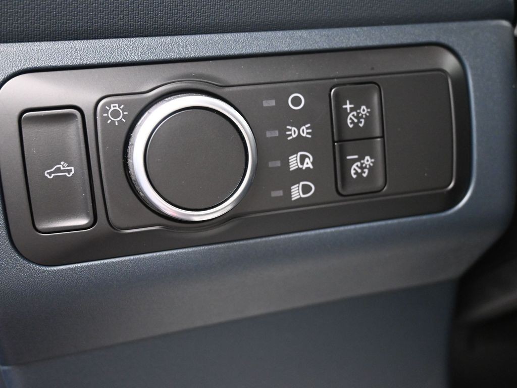 Ford Maverick Vehicle Full-screen Gallery Image 21