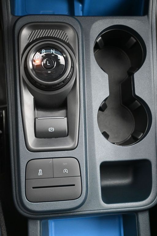 Ford Maverick Vehicle Full-screen Gallery Image 15