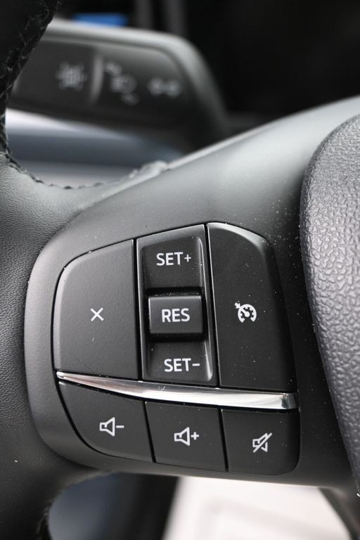 Ford Maverick Vehicle Full-screen Gallery Image 20