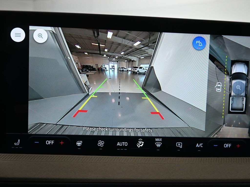 Ford Maverick Vehicle Full-screen Gallery Image 12