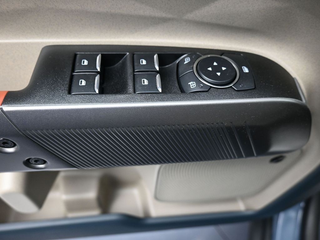 Ford Maverick Vehicle Full-screen Gallery Image 17