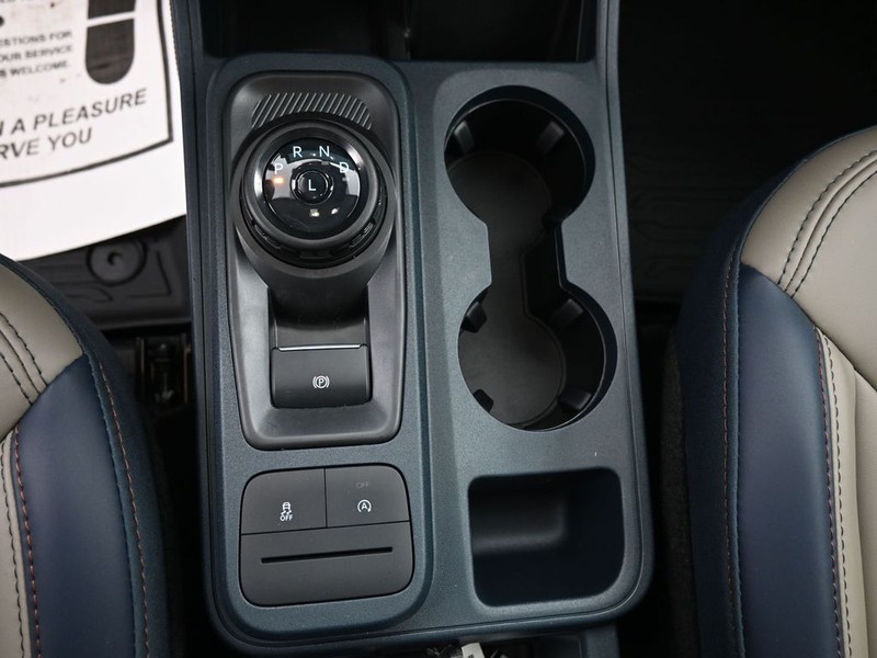 Ford Maverick Vehicle Full-screen Gallery Image 15