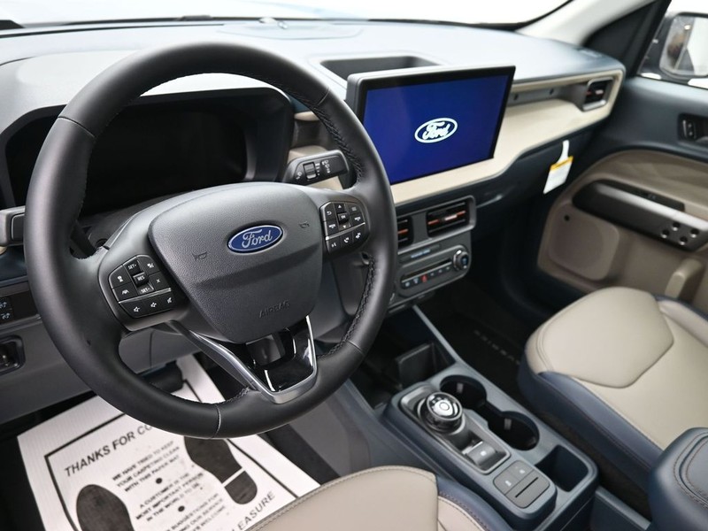 Ford Maverick Vehicle Full-screen Gallery Image 17