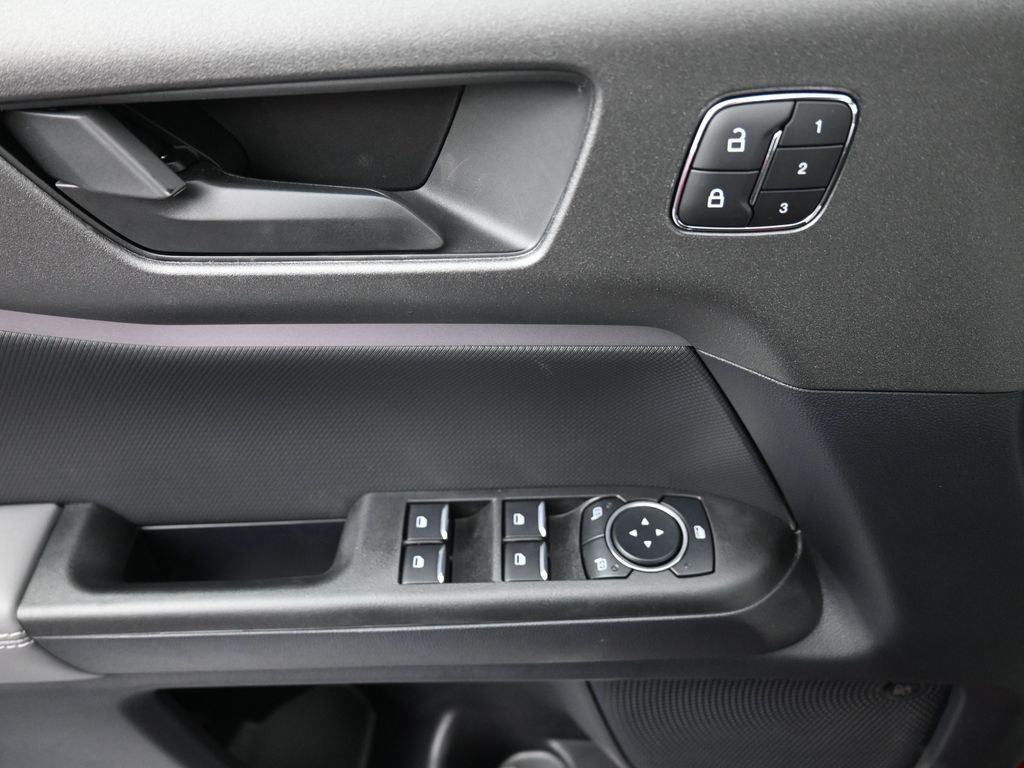 Ford Bronco Sport Vehicle Full-screen Gallery Image 10