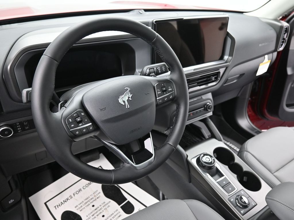 Ford Bronco Sport Vehicle Full-screen Gallery Image 16