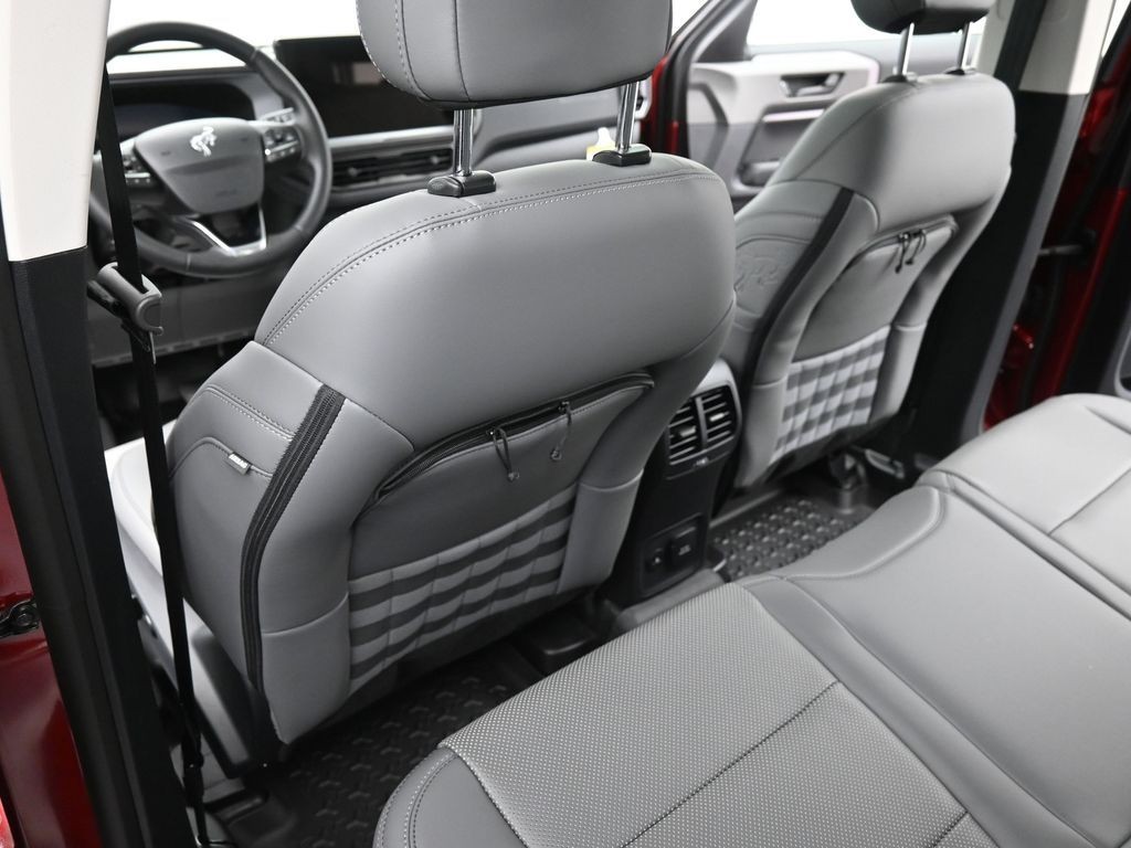 Ford Bronco Sport Vehicle Full-screen Gallery Image 17