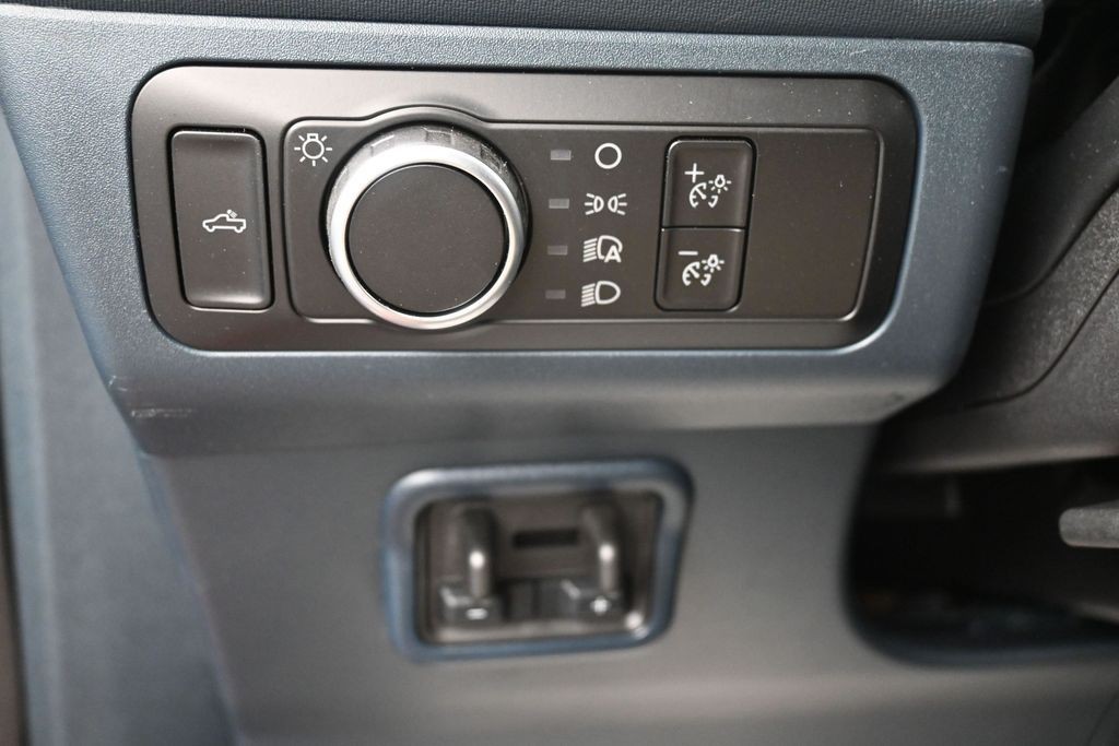 Ford Maverick Vehicle Full-screen Gallery Image 19