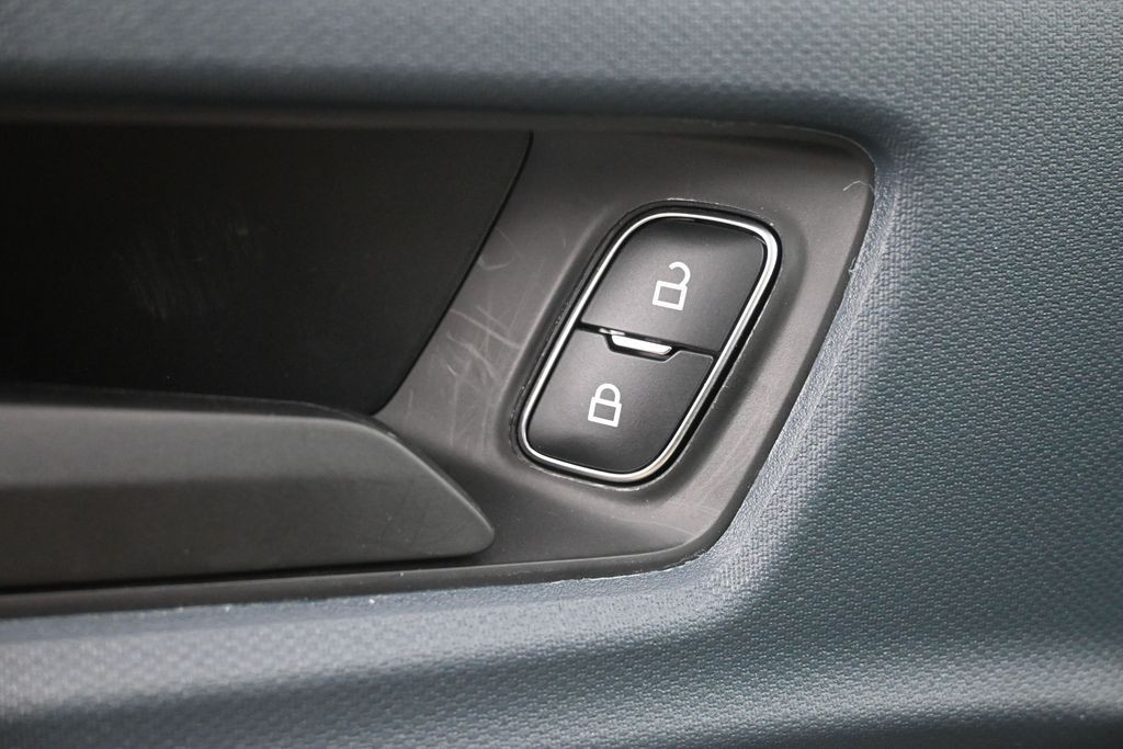 Ford Maverick Vehicle Full-screen Gallery Image 21