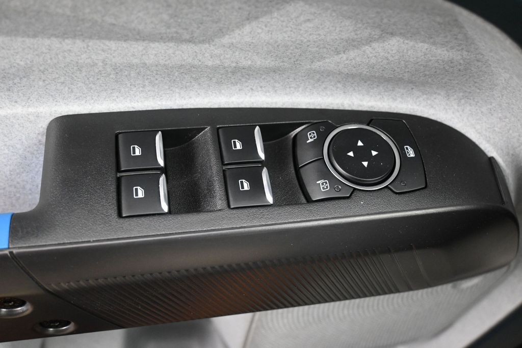 Ford Maverick Vehicle Full-screen Gallery Image 22