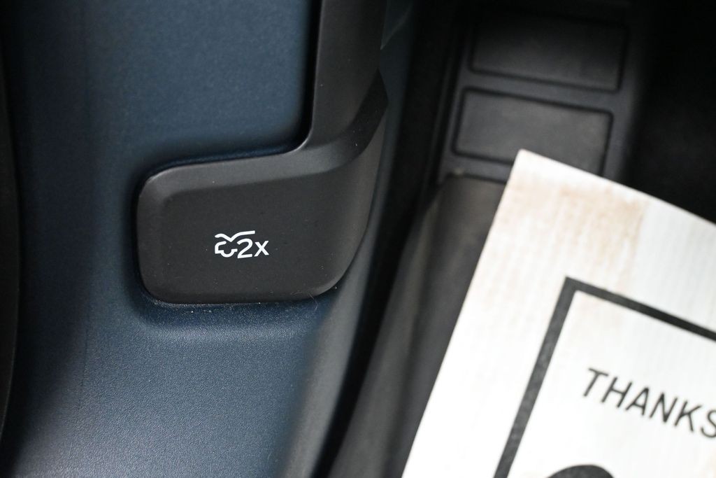 Ford Maverick Vehicle Full-screen Gallery Image 23
