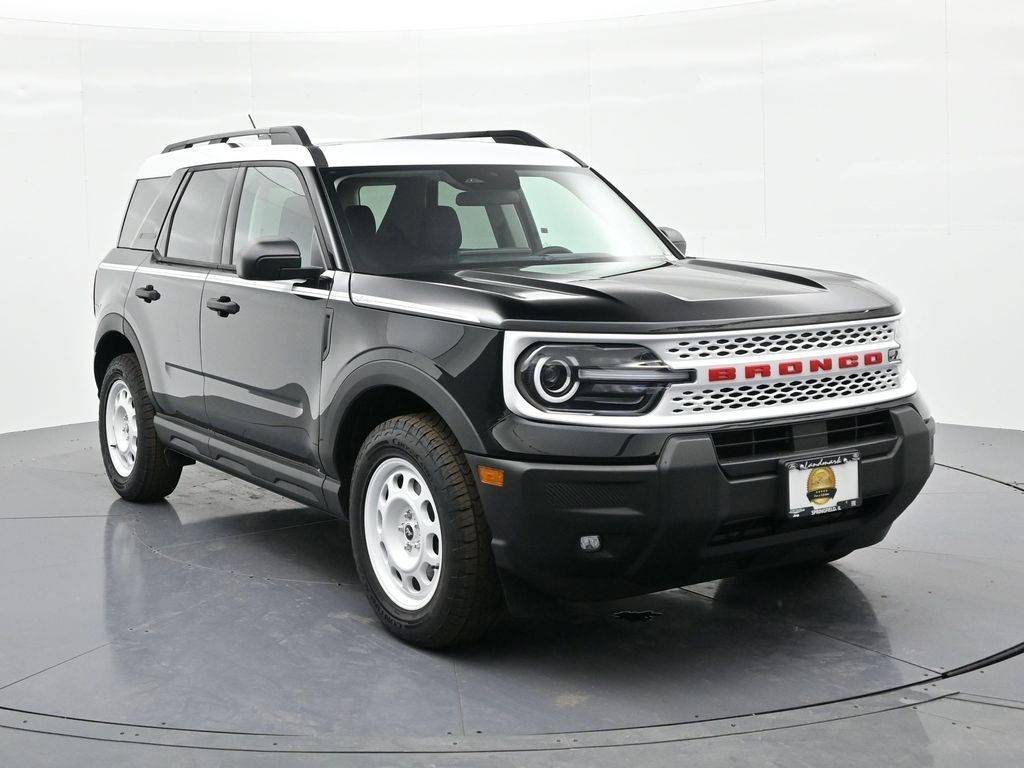 Ford Bronco Sport Vehicle Full-screen Gallery Image 4