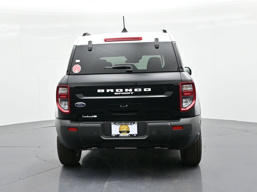 Ford Bronco Sport Vehicle Full-screen Gallery Image 7