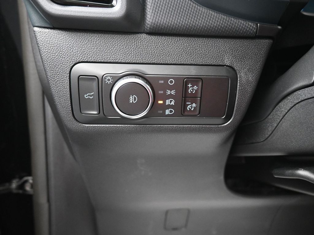 Ford Bronco Sport Vehicle Full-screen Gallery Image 12