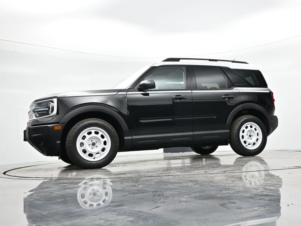 Ford Bronco Sport Vehicle Full-screen Gallery Image 22