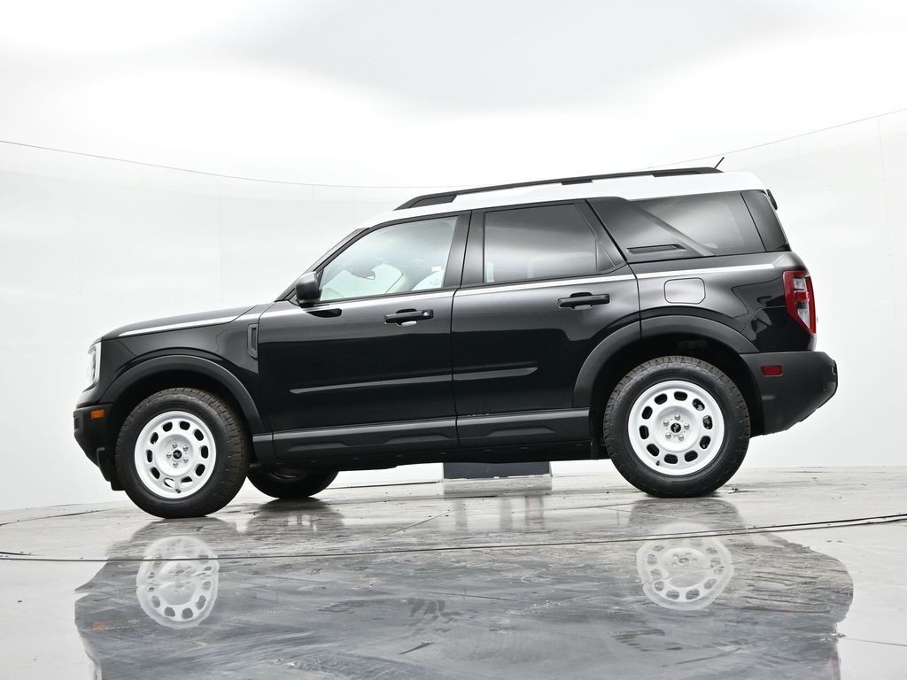 Ford Bronco Sport Vehicle Full-screen Gallery Image 23