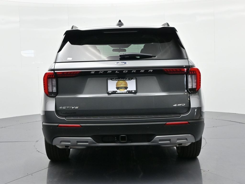 Ford Explorer Vehicle Full-screen Gallery Image 7