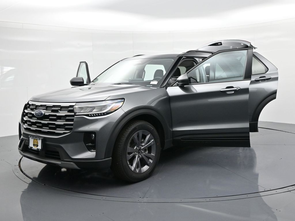 Ford Explorer Vehicle Full-screen Gallery Image 28