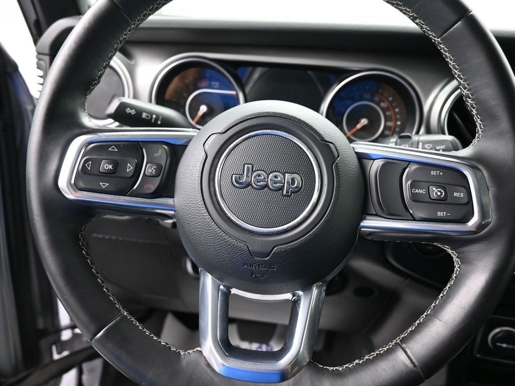 Jeep Wrangler Unlimited Vehicle Full-screen Gallery Image 13