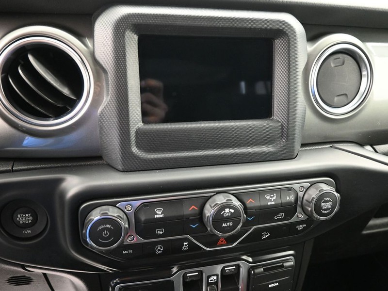 Jeep Wrangler Unlimited Vehicle Full-screen Gallery Image 10