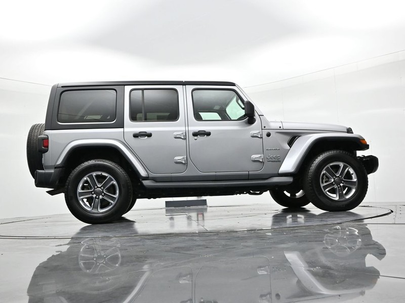 Jeep Wrangler Unlimited Vehicle Full-screen Gallery Image 23