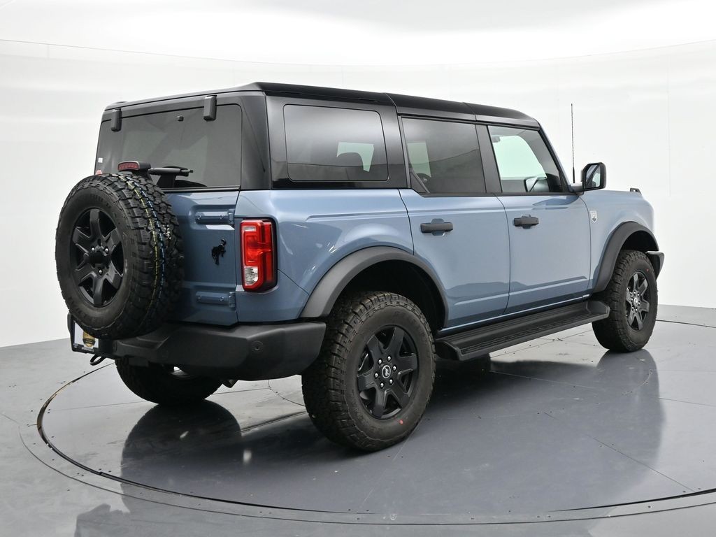 Ford Bronco Vehicle Full-screen Gallery Image 6