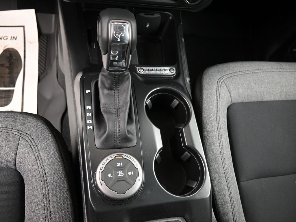 Ford Bronco Vehicle Full-screen Gallery Image 13