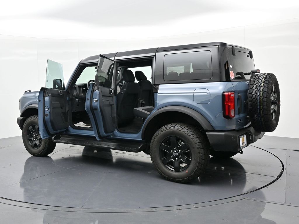 Ford Bronco Vehicle Full-screen Gallery Image 27