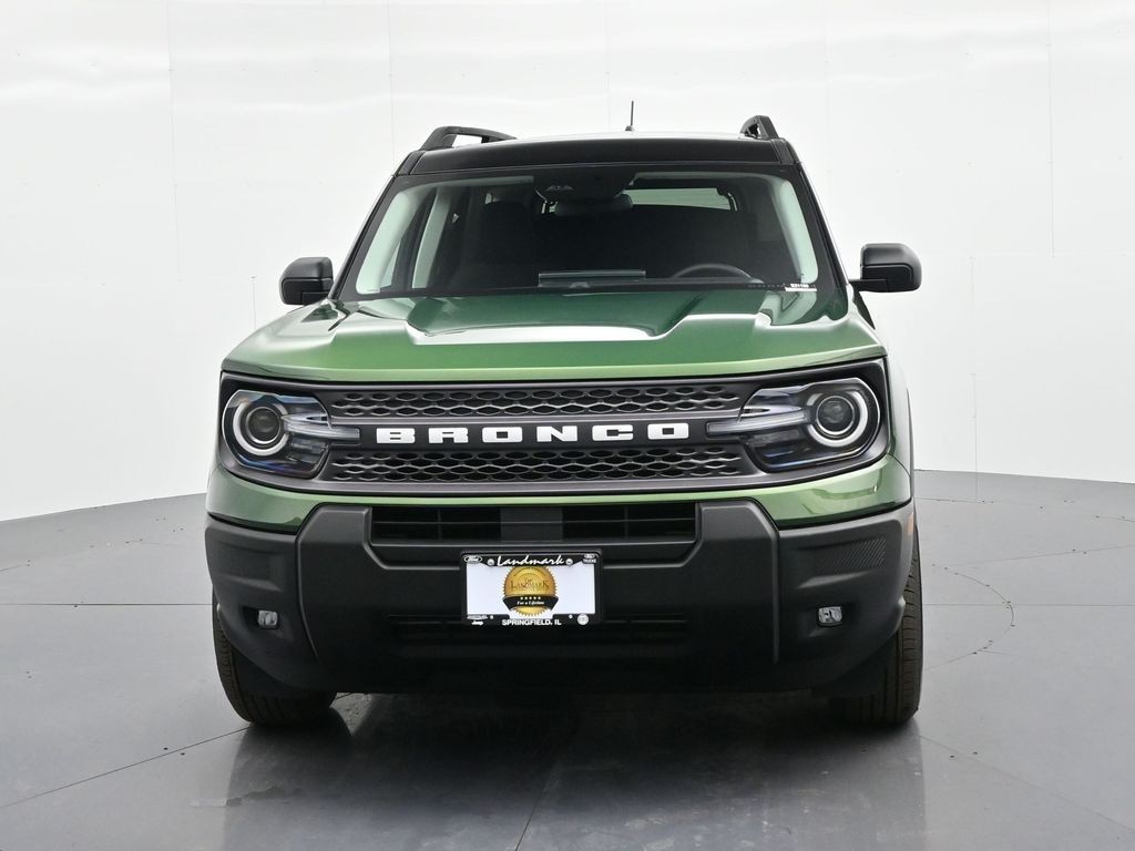 Ford Bronco Sport Vehicle Full-screen Gallery Image 3